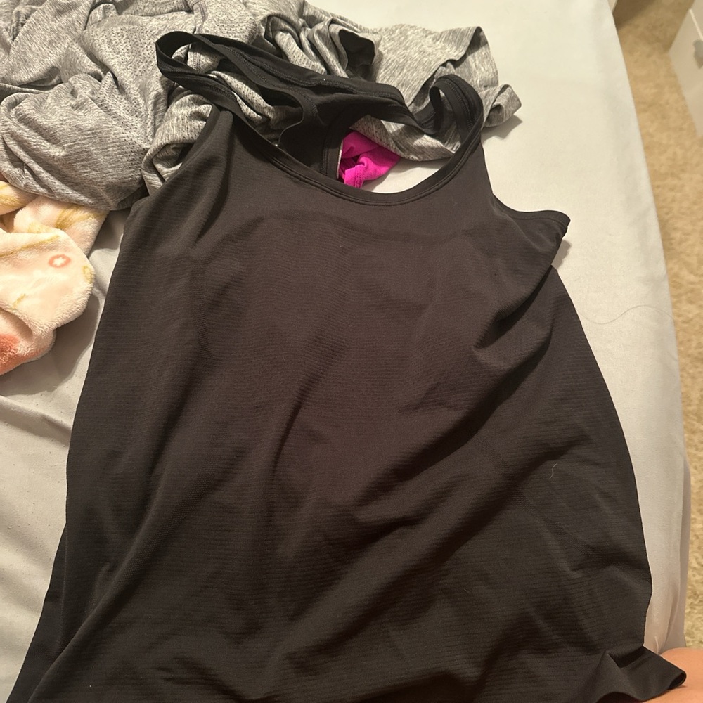 lululemon athletica Black Short Sleeve Tee